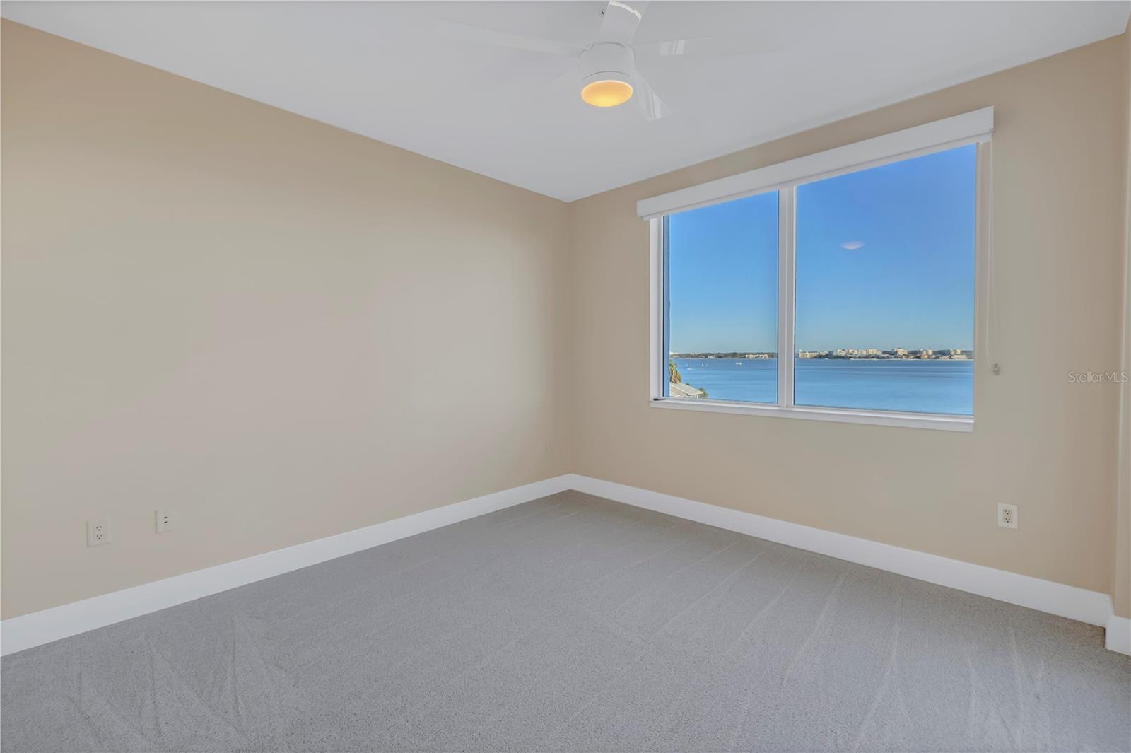 Listing photo id 53 for 1350 Gulf Boulevard 703, 704