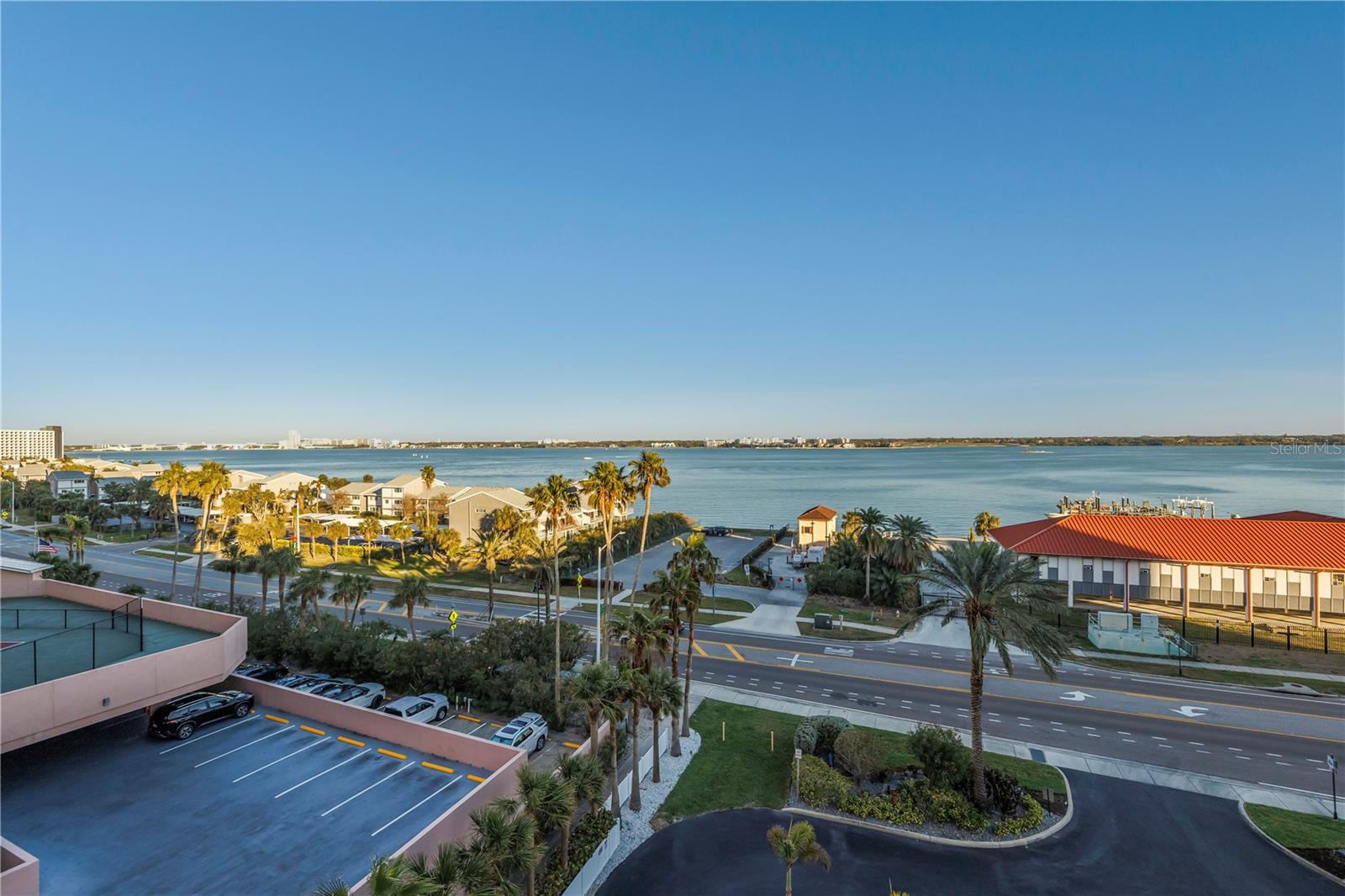 Listing photo id 71 for 1350 Gulf Boulevard 703, 704