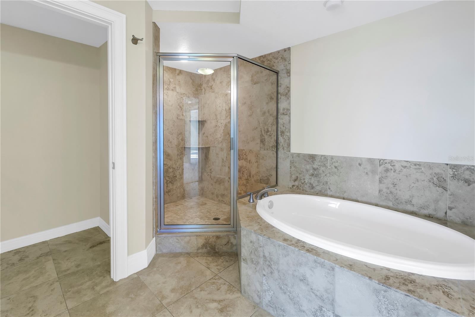 Listing photo id 78 for 1350 Gulf Boulevard 703, 704