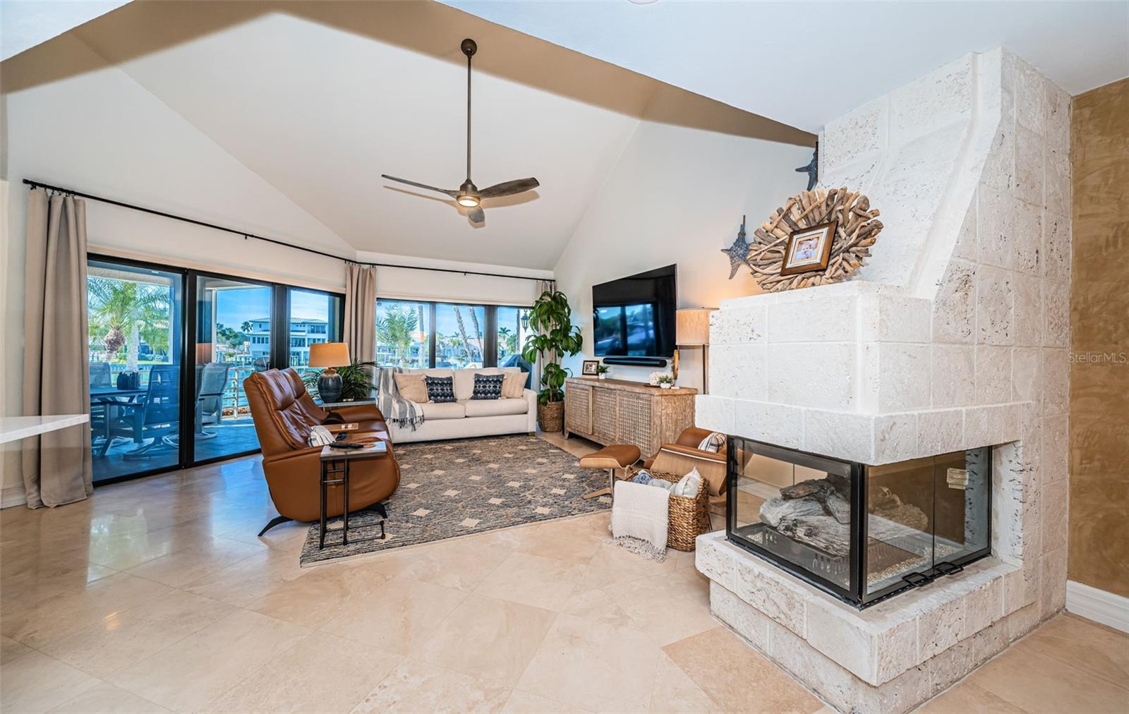 Image 22 of 81 For 732 Pinellas Bayway S