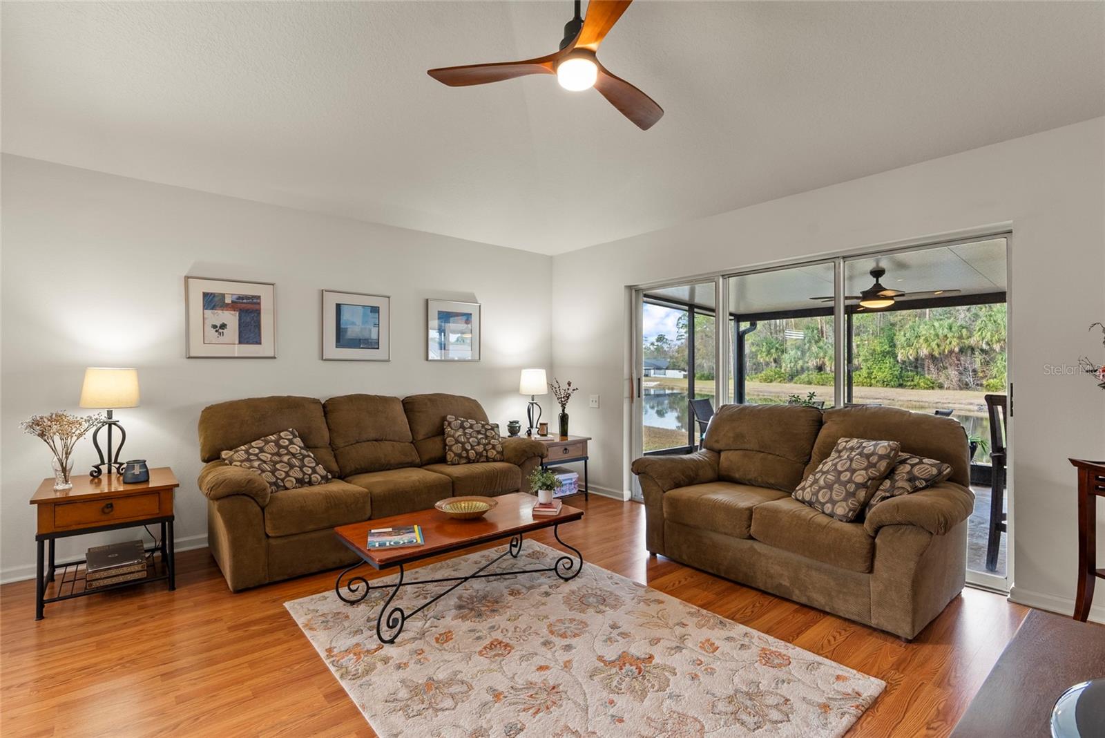 Listing photo id 12 for 25237 Lexington Oaks Boulevard