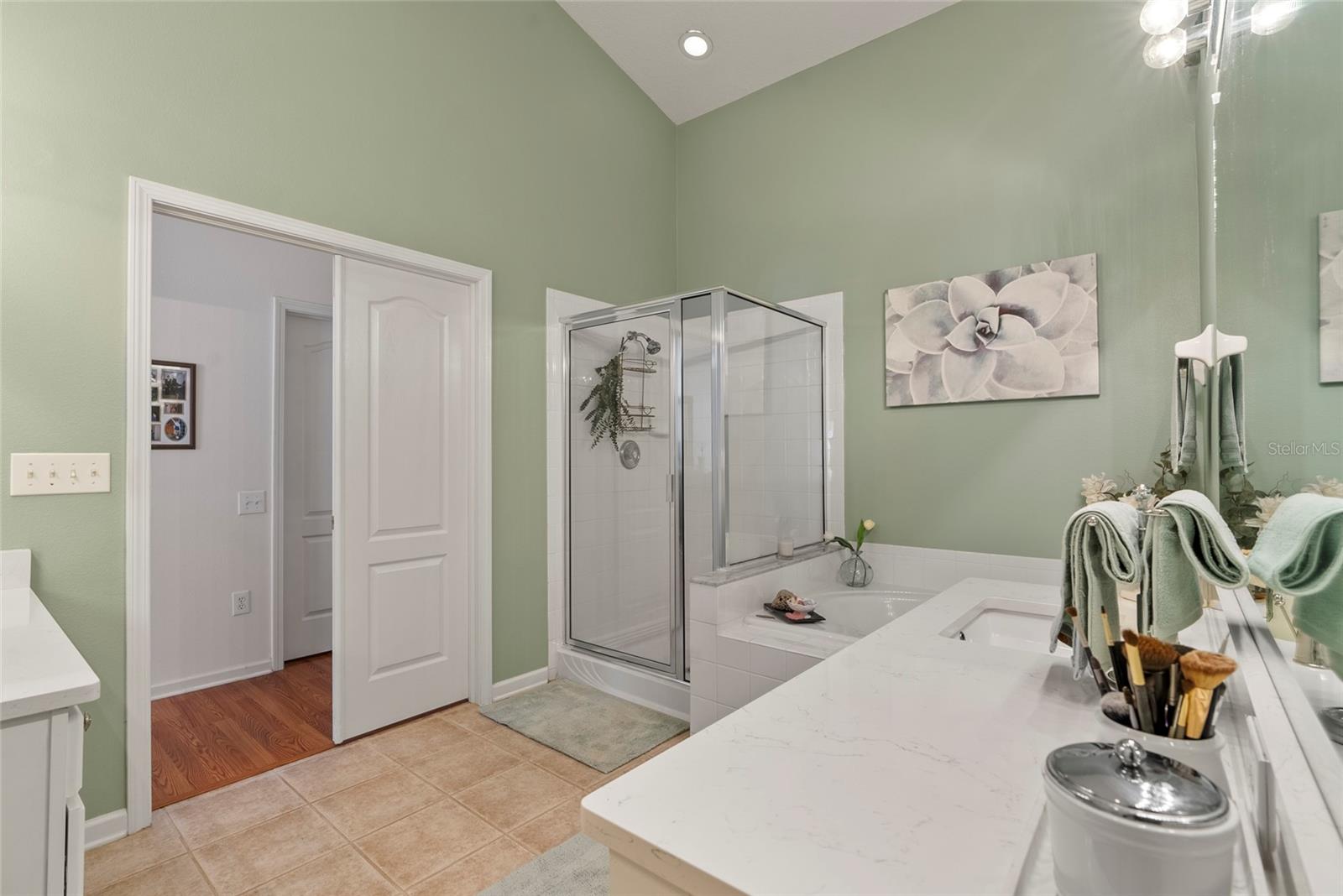 Listing photo id 24 for 25237 Lexington Oaks Boulevard