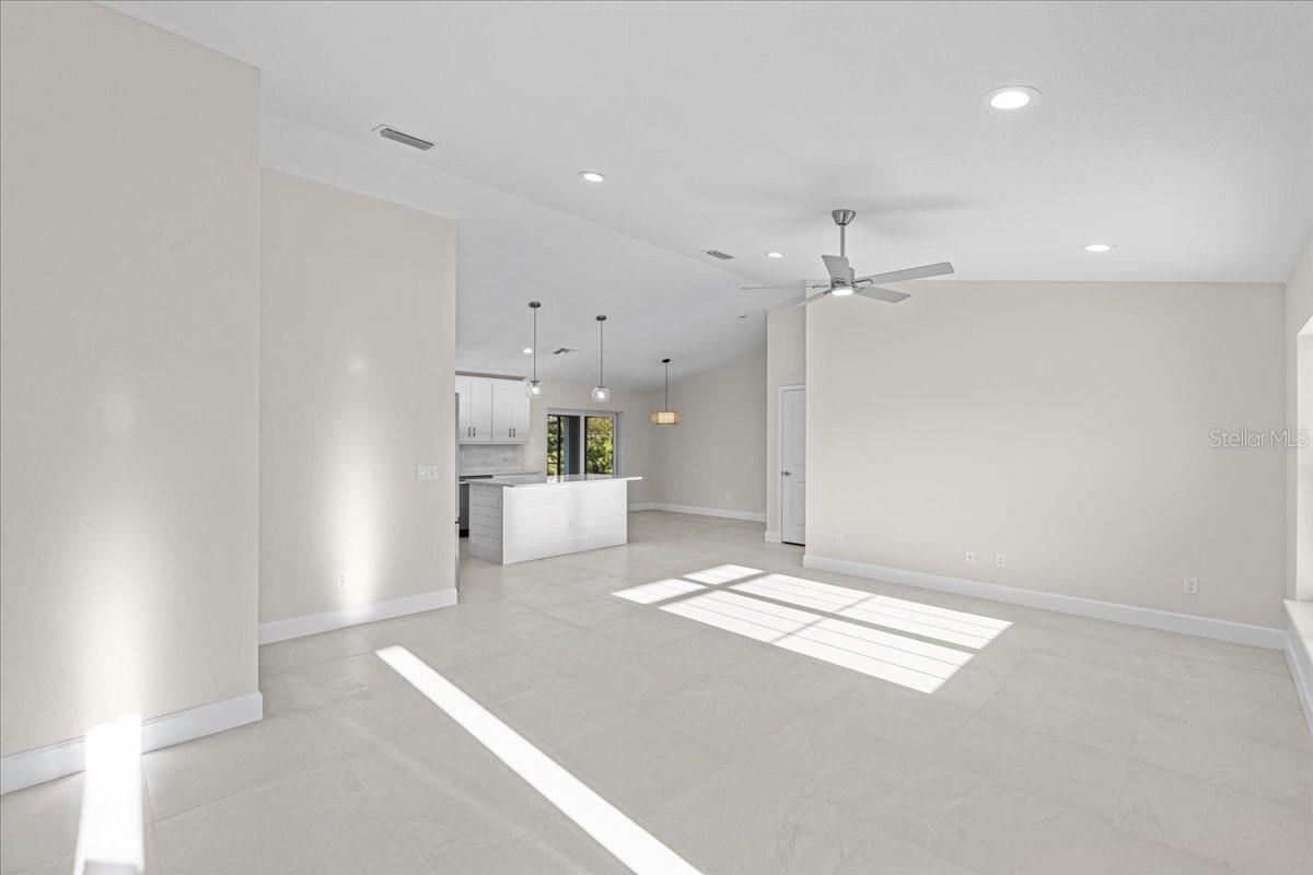 Image 4 of 32 For 7258 Bridgeport Lane