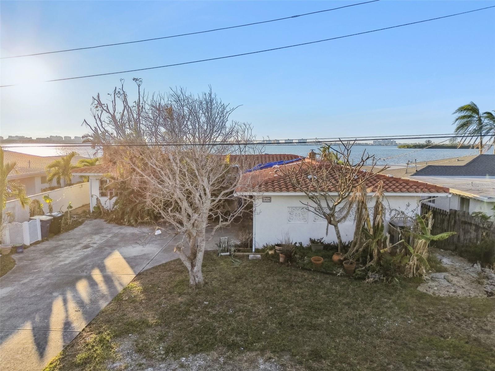 Listing photo id 37 for 1836 Venetian Point Drive