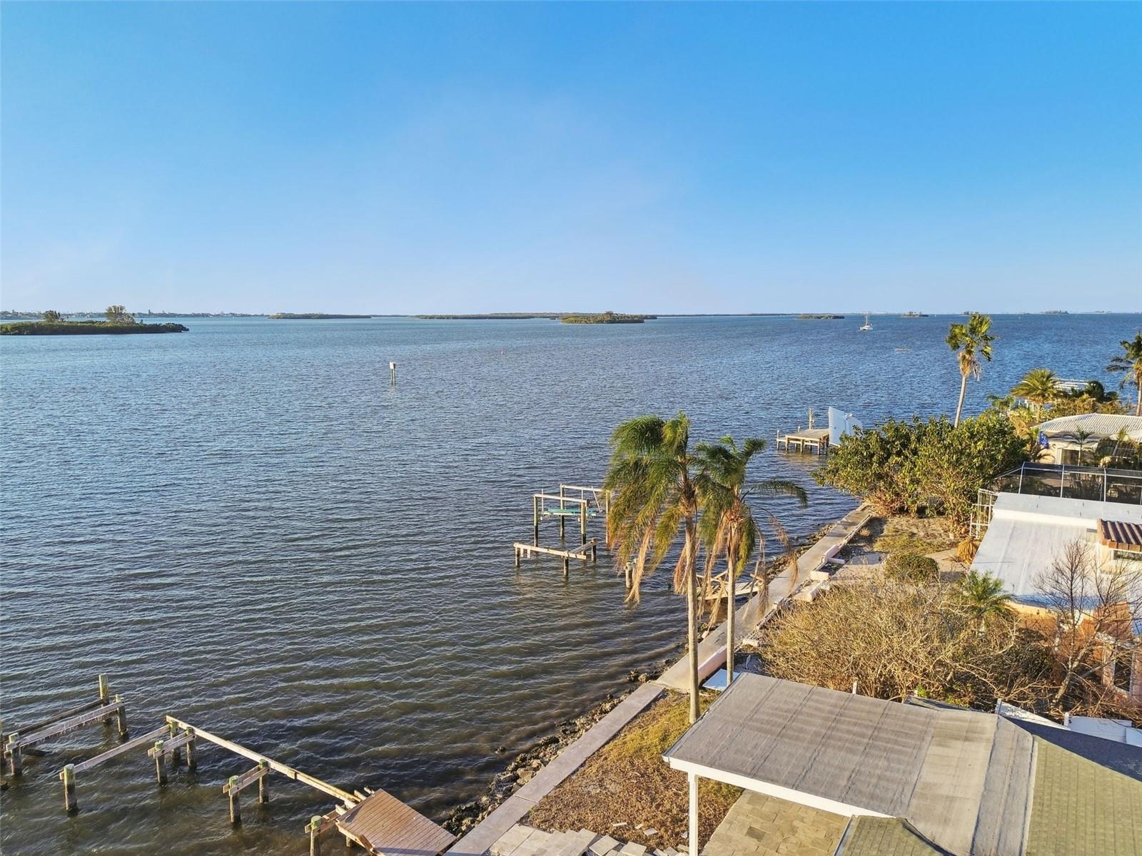 Listing photo id 43 for 1836 Venetian Point Drive