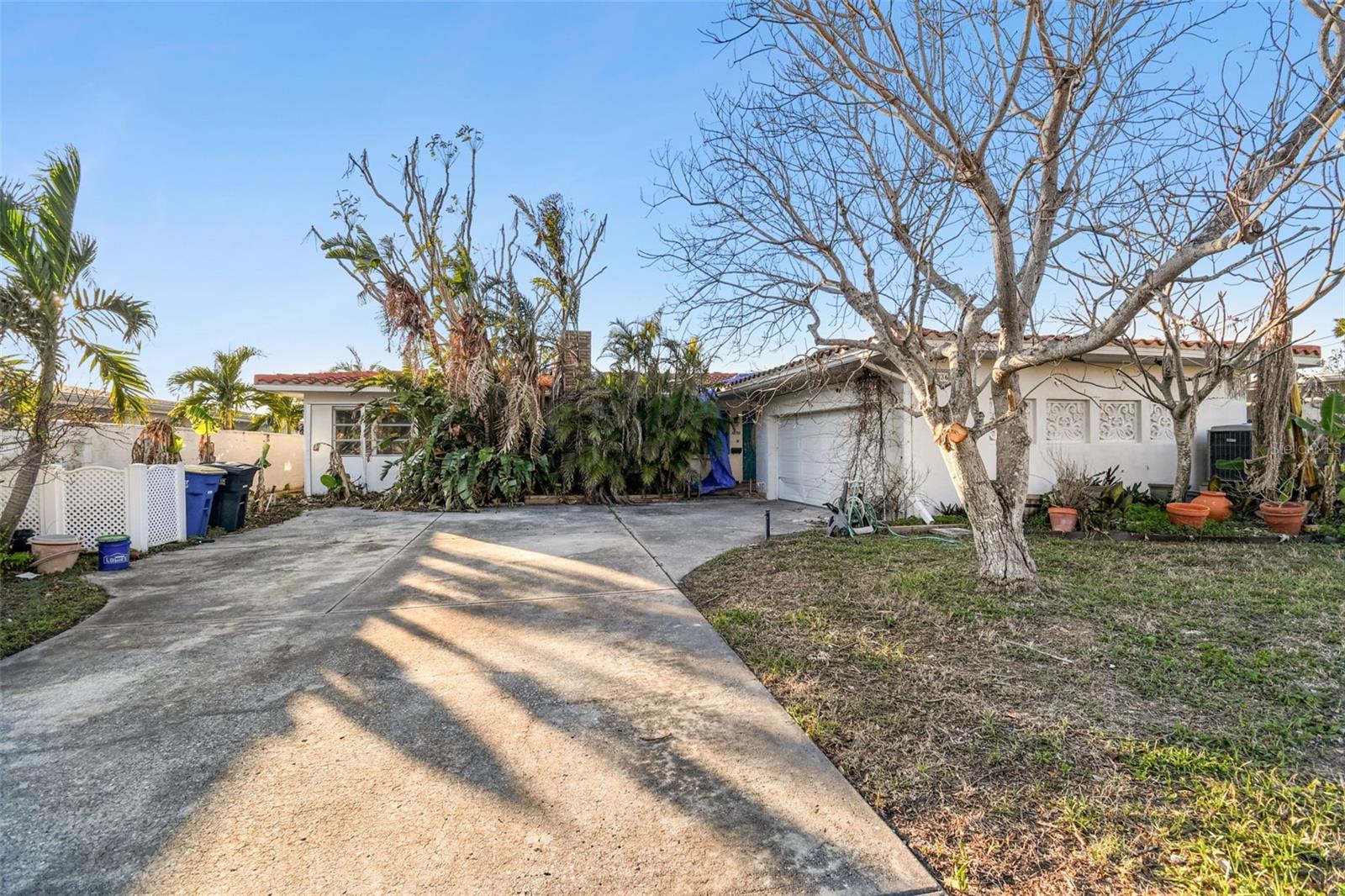 Listing photo id 1 for 1836 Venetian Point Drive