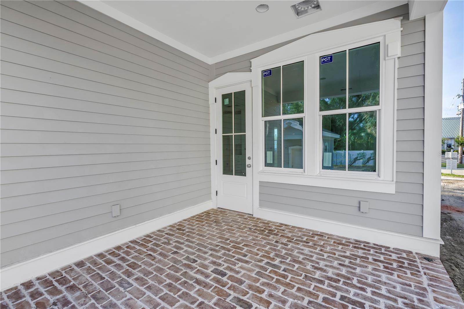 Image 14 of 20 For 100 37th Avenue Ne