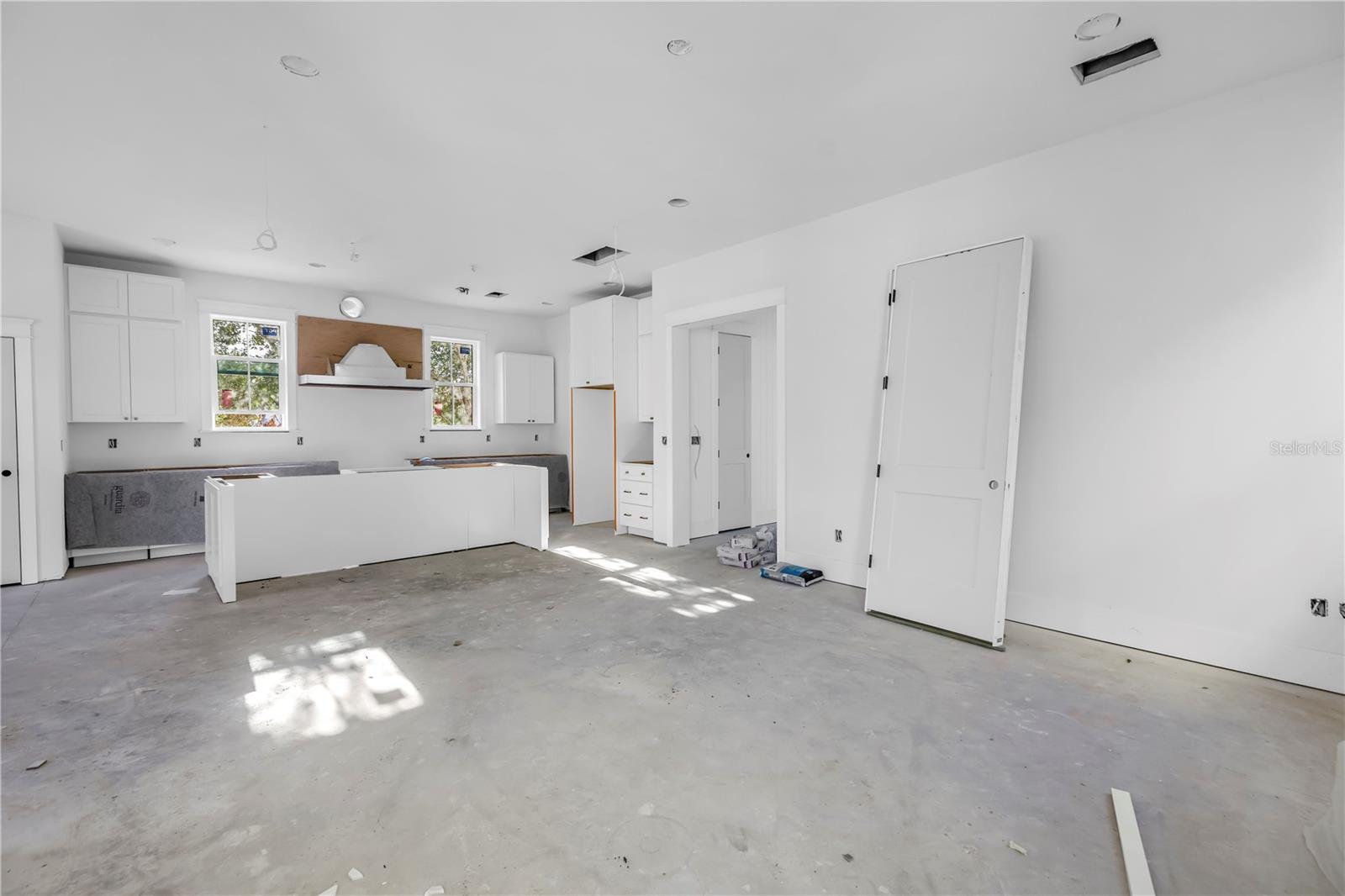 Image 5 of 20 For 100 37th Avenue Ne