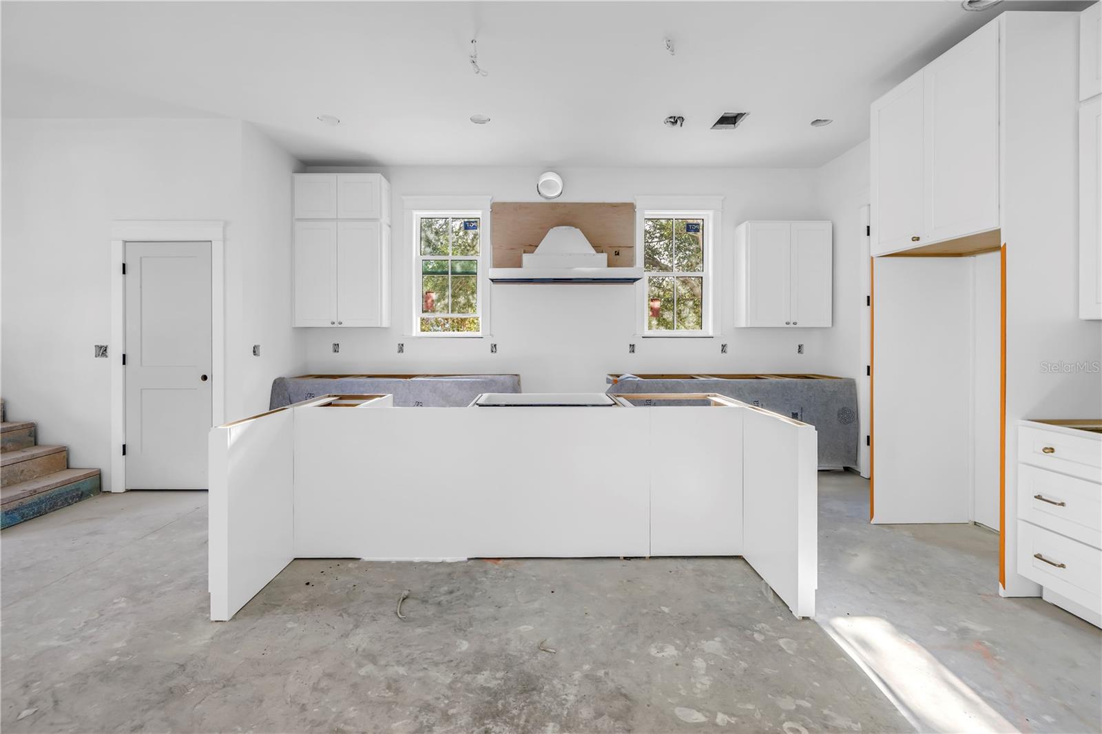 Image 6 of 20 For 100 37th Avenue Ne