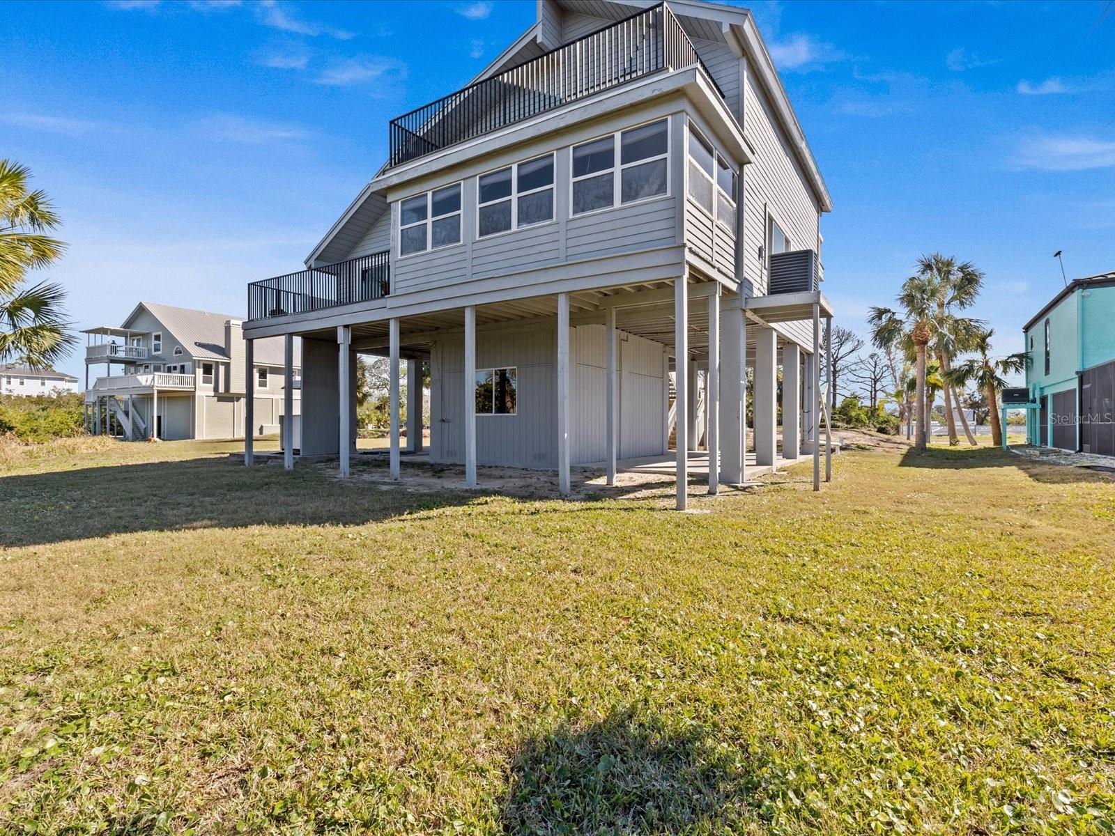 Listing photo id 46 for 1614 Sea Breeze Drive