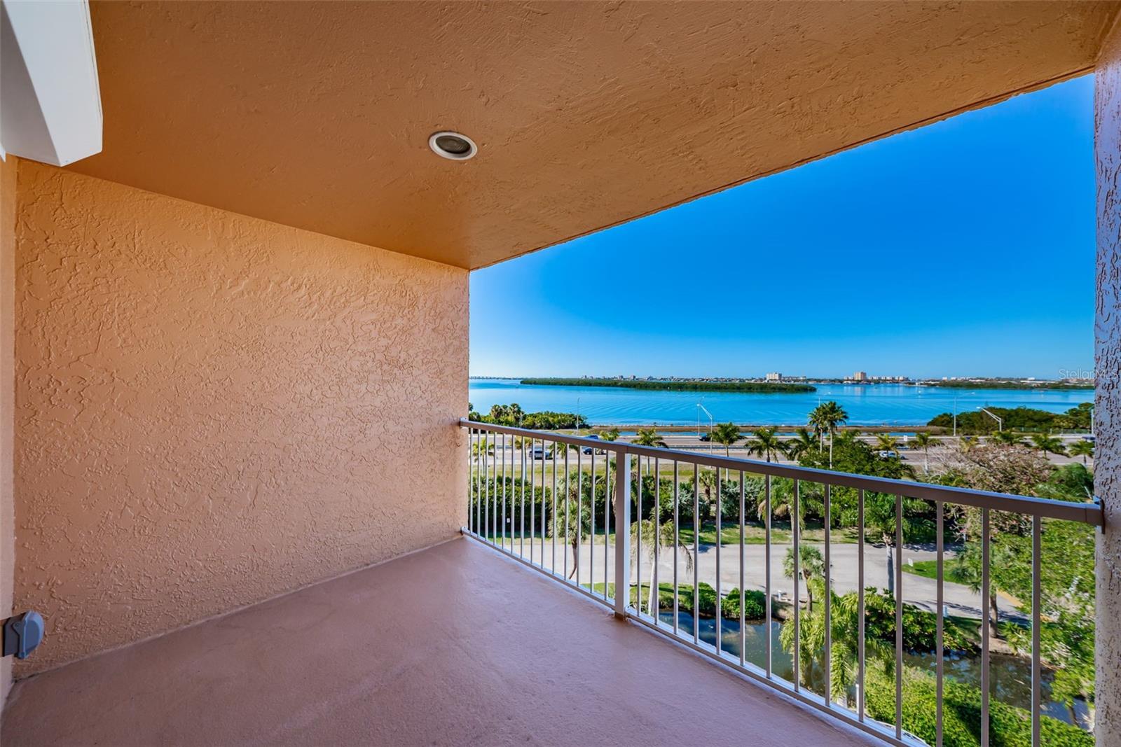 Image 31 of 32 For 7430 Sunshine Skyway Lane S 701