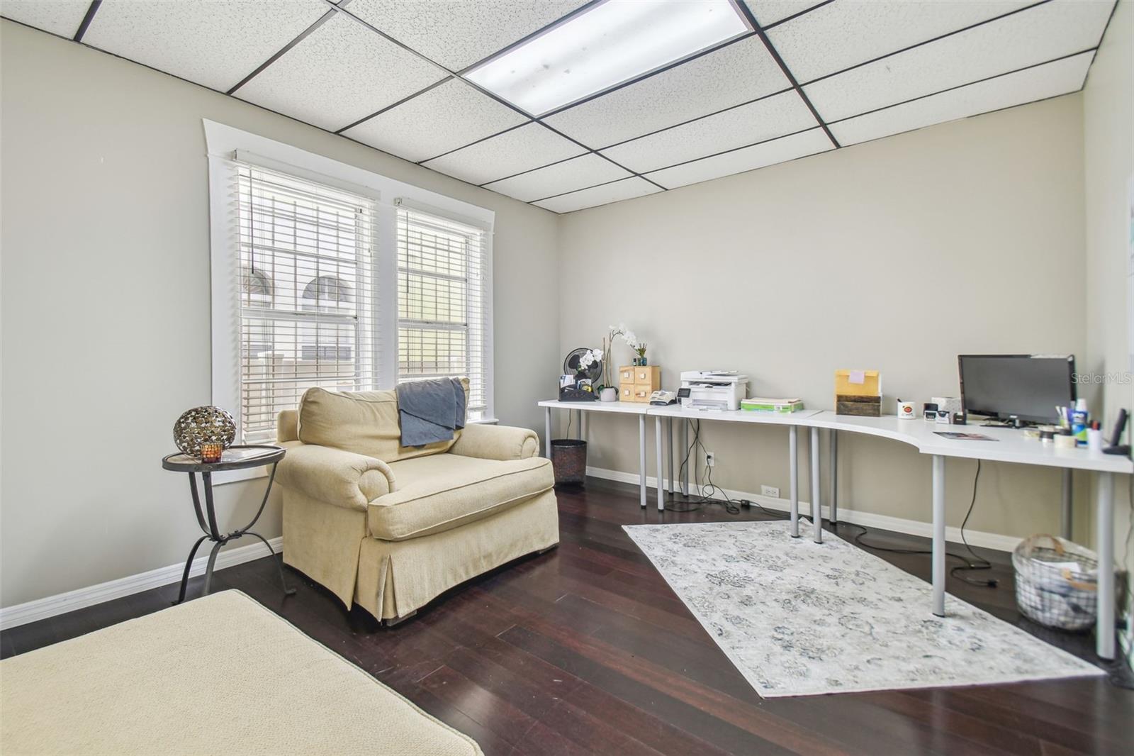 Listing photo id 10 for 304 Westland Avenue