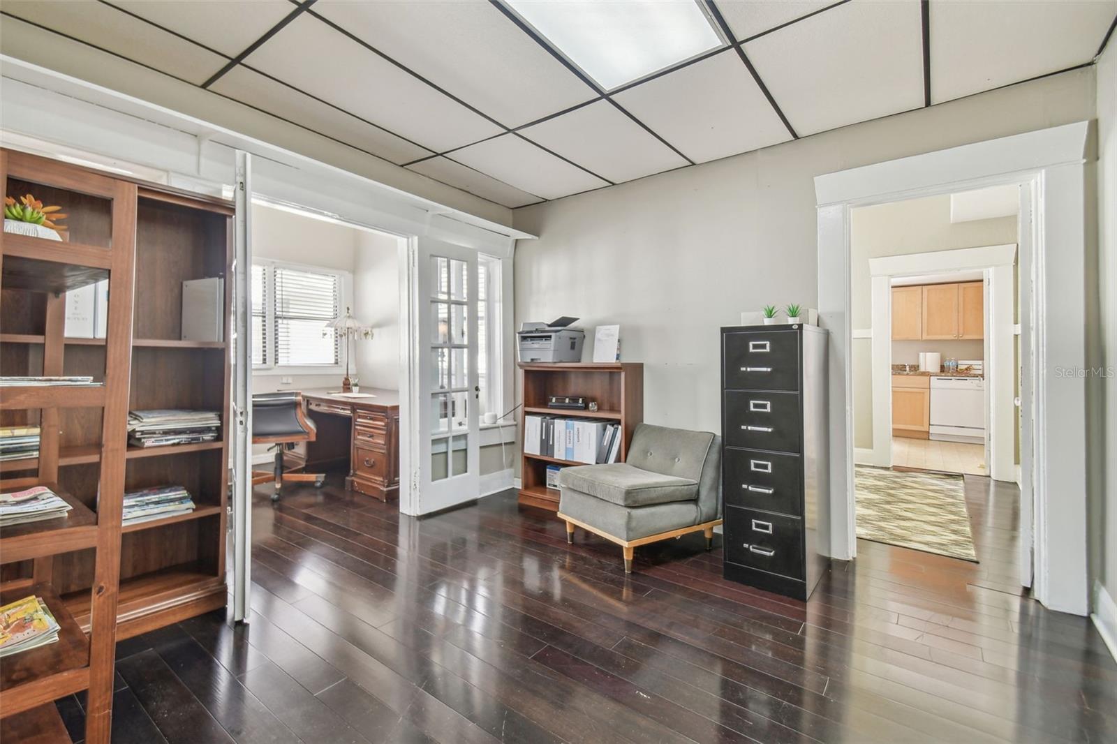 Listing photo id 19 for 304 Westland Avenue