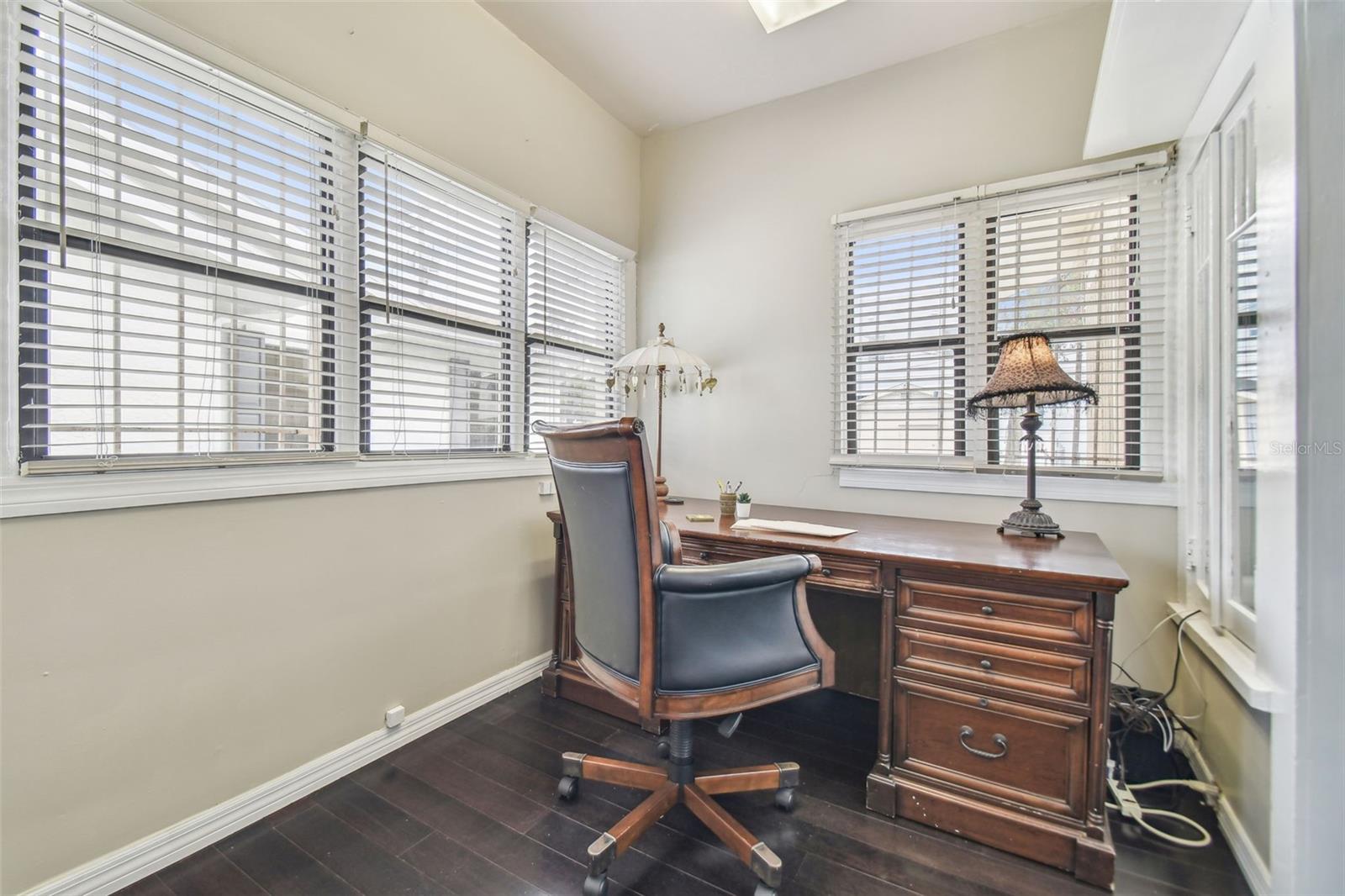 Listing photo id 20 for 304 Westland Avenue