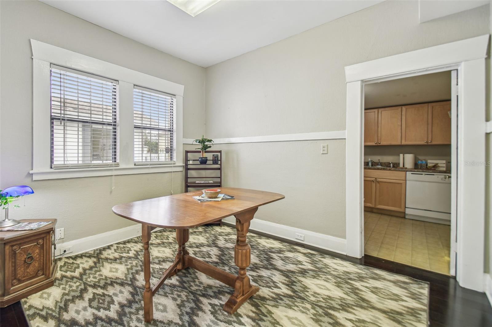 Listing photo id 22 for 304 Westland Avenue