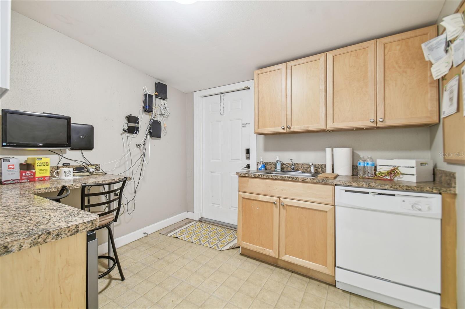 Listing photo id 24 for 304 Westland Avenue