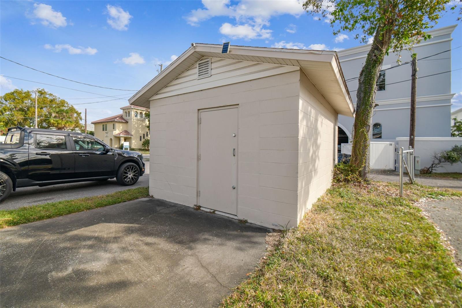 Listing photo id 26 for 304 Westland Avenue