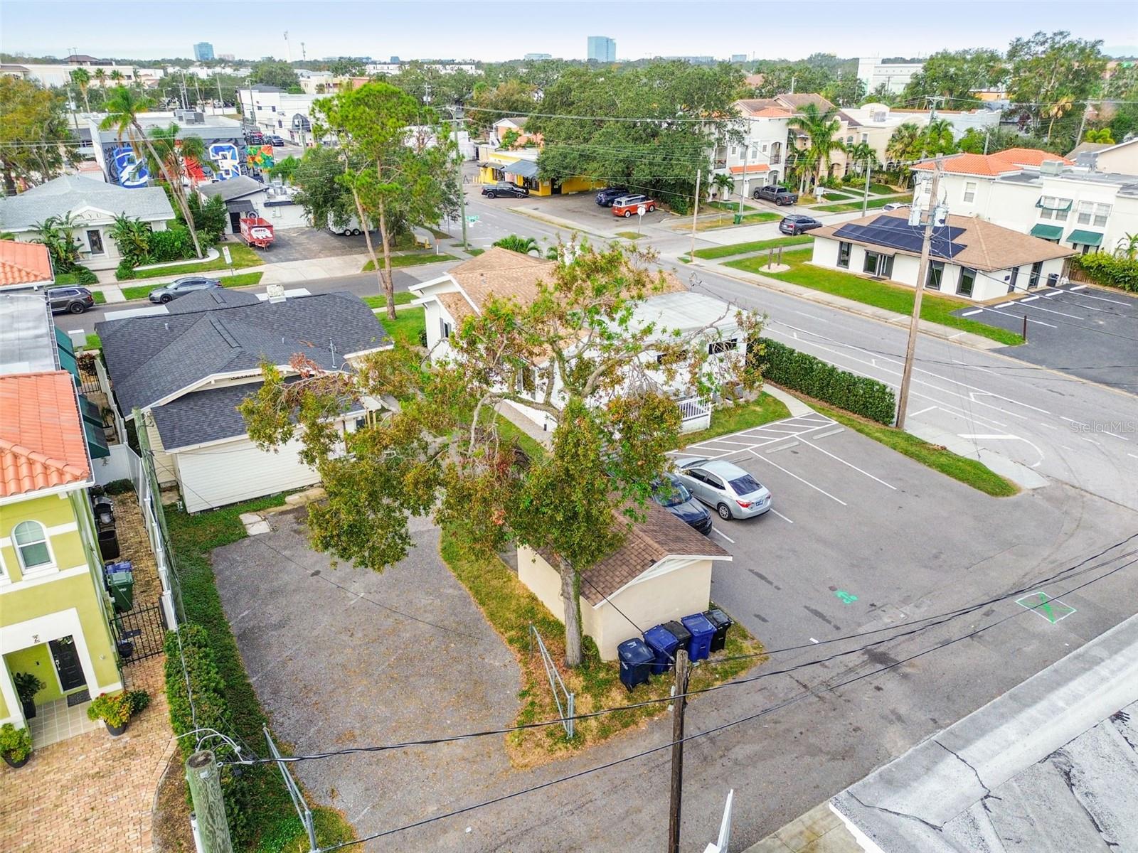 Listing photo id 36 for 304 Westland Avenue