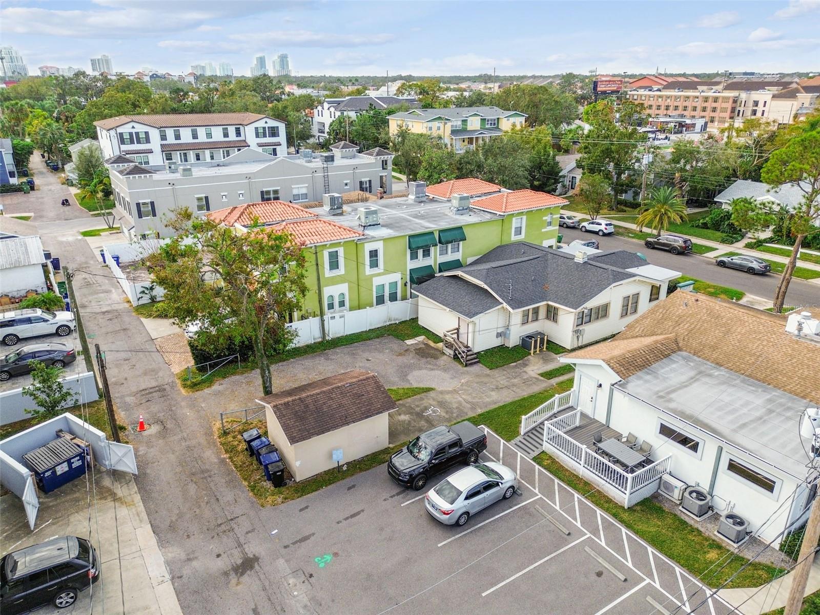 Listing photo id 37 for 304 Westland Avenue