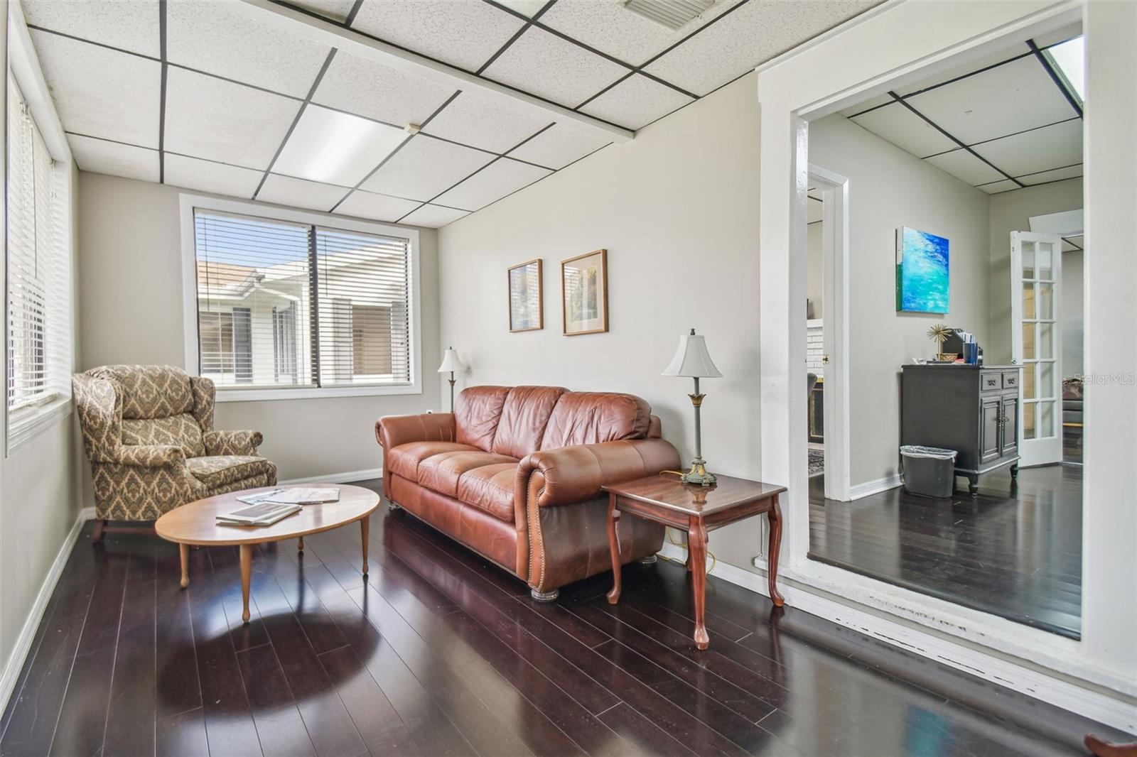 Listing photo id 3 for 304 Westland Avenue