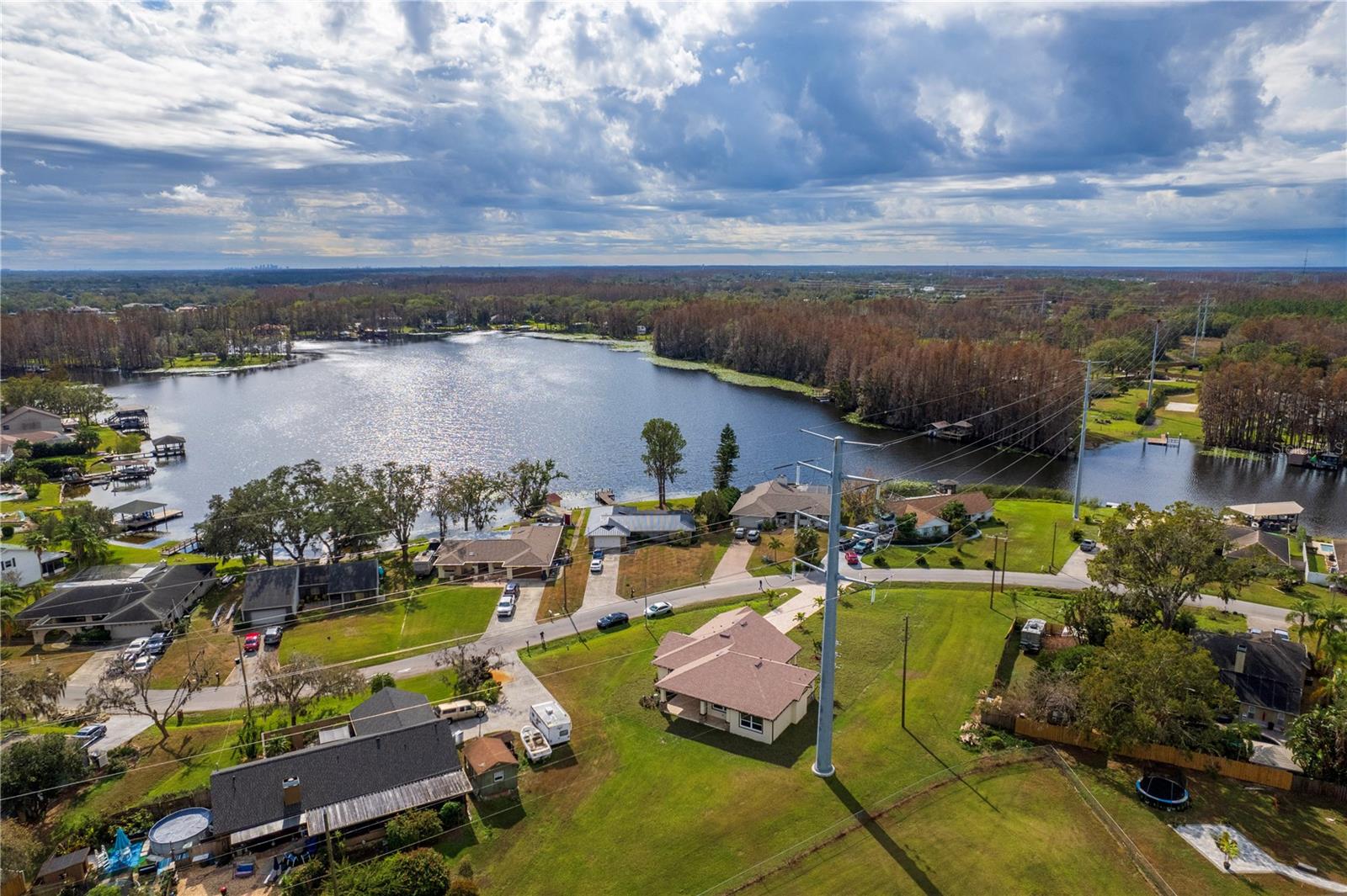 Listing photo id 63 for 2972 Lake Saxon Drive