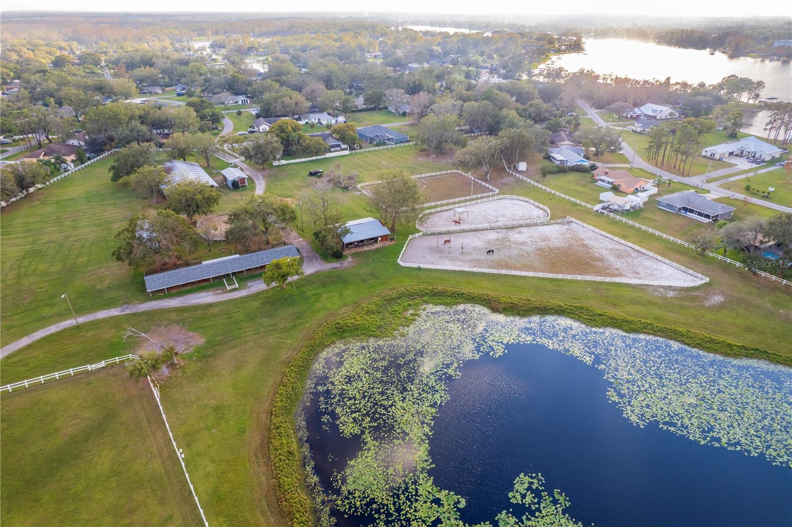 Listing photo id 95 for 2972 Lake Saxon Drive