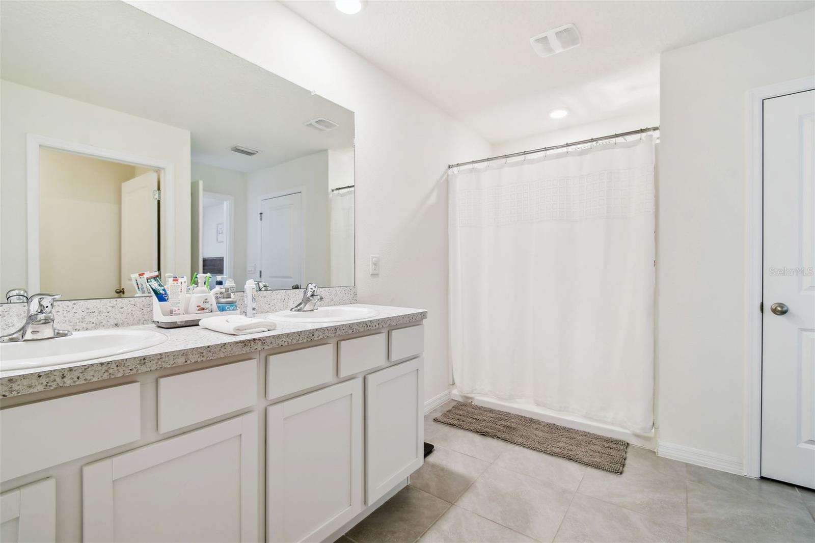 Listing photo id 34 for 38296 Sonnet Landing Avenue