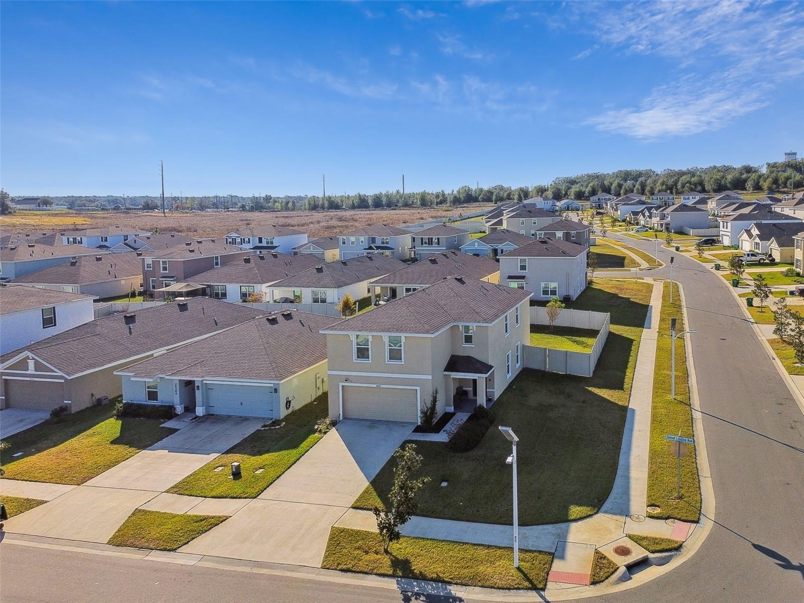 Listing photo id 63 for 38296 Sonnet Landing Avenue