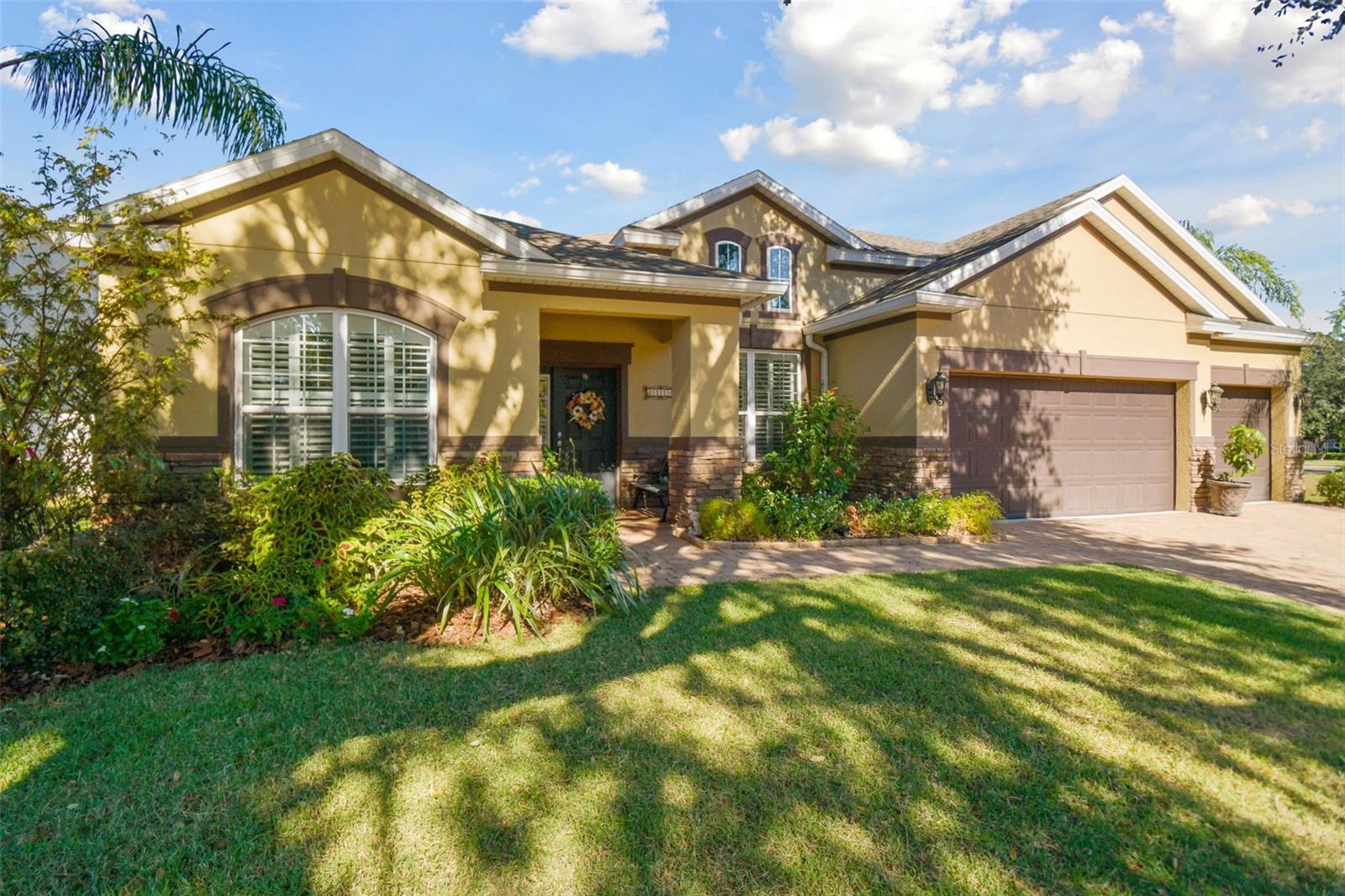 Listing photo id 1 for 1116 Hillandale Reserve Drive