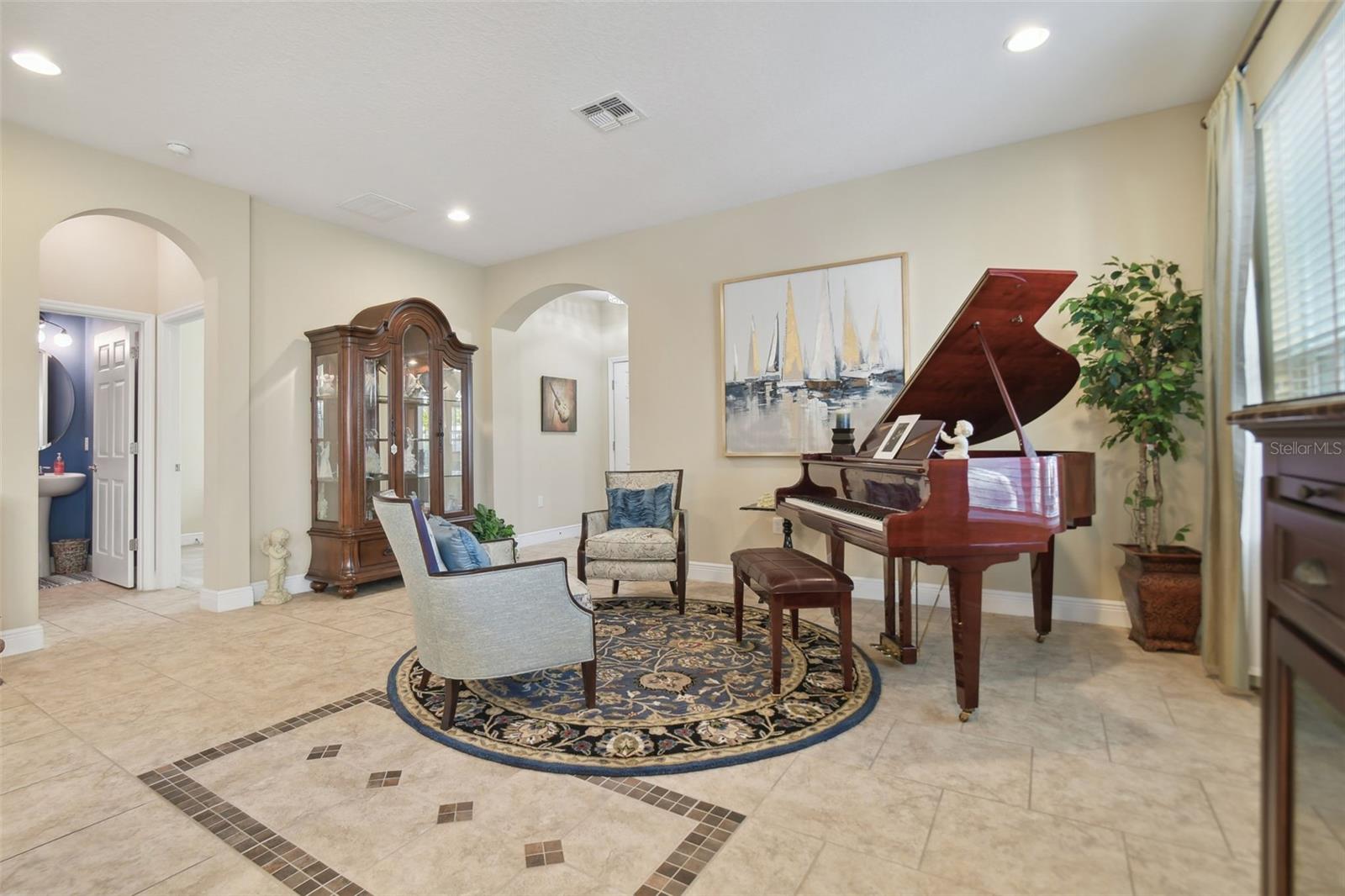 Listing photo id 6 for 1116 Hillandale Reserve Drive