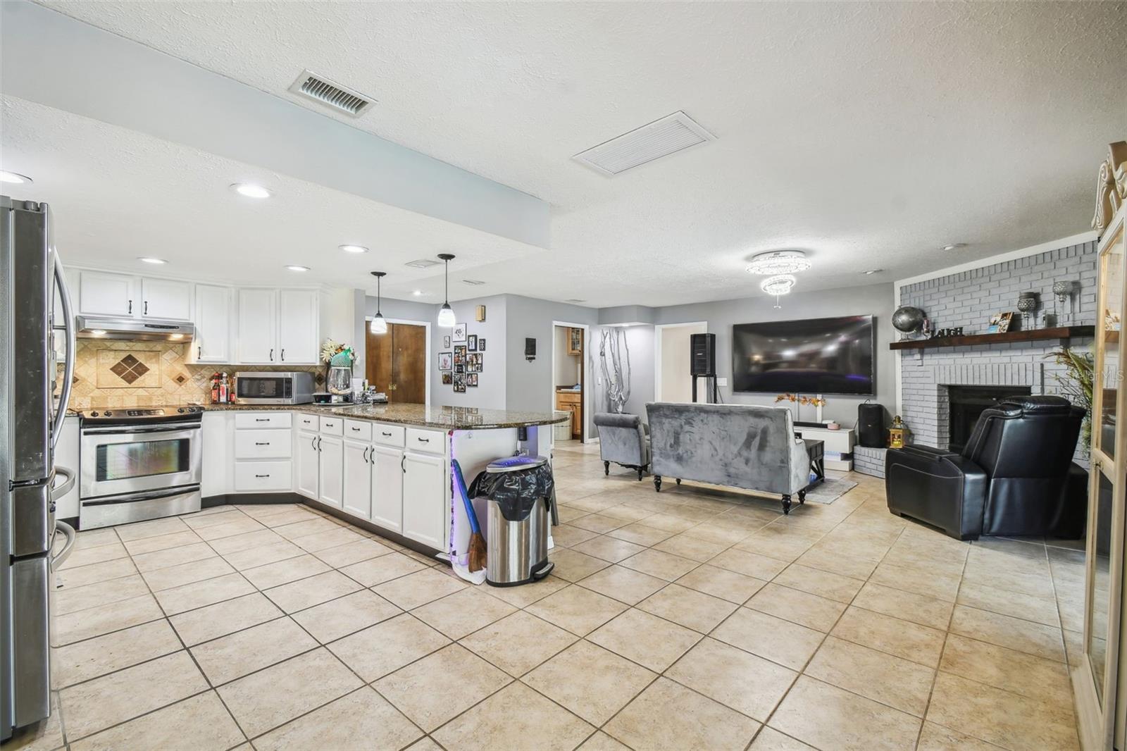 Image 71 of 100 For 25555 Oaks Boulevard