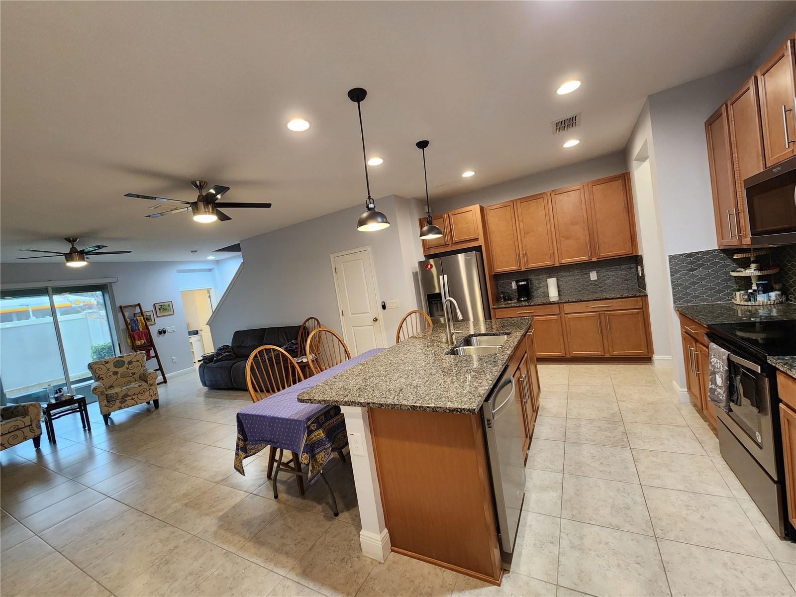 Listing photo id 8 for 5514 Viola Lee Way