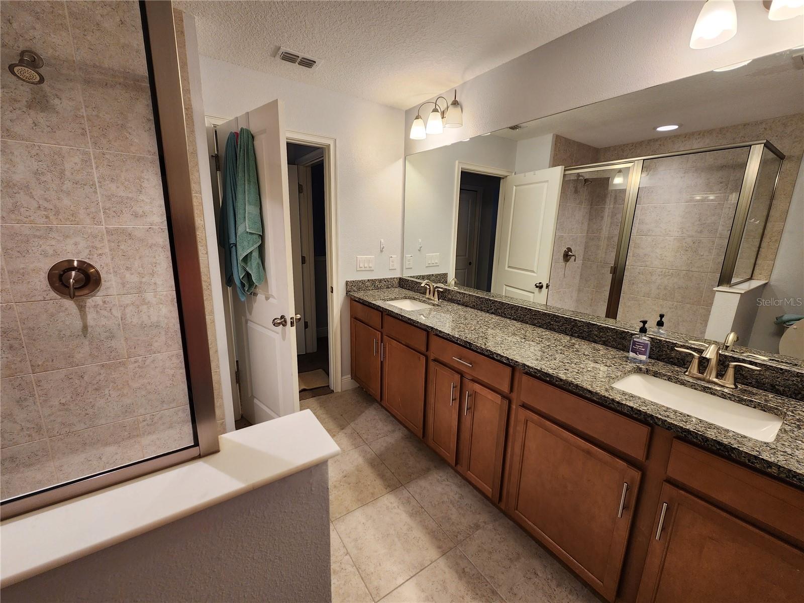 Listing photo id 34 for 5514 Viola Lee Way