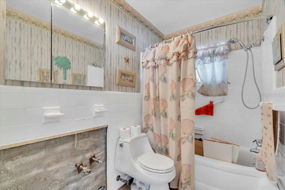 Image 10 of 28 For 11435 2nd Street E