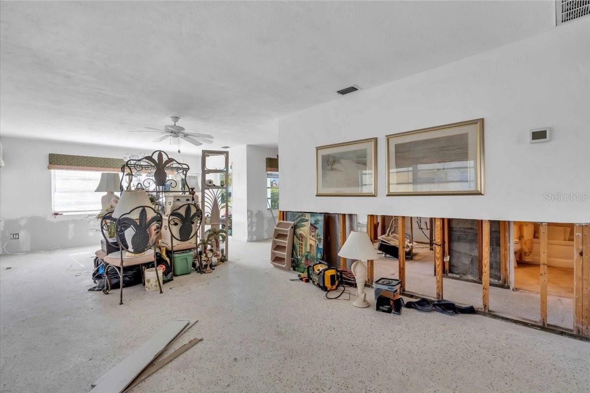 Image 18 of 28 For 11435 2nd Street E
