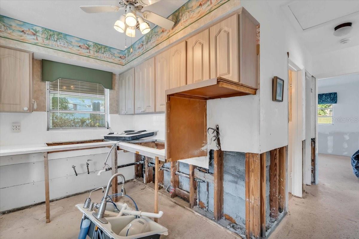 Image 6 of 28 For 11435 2nd Street E