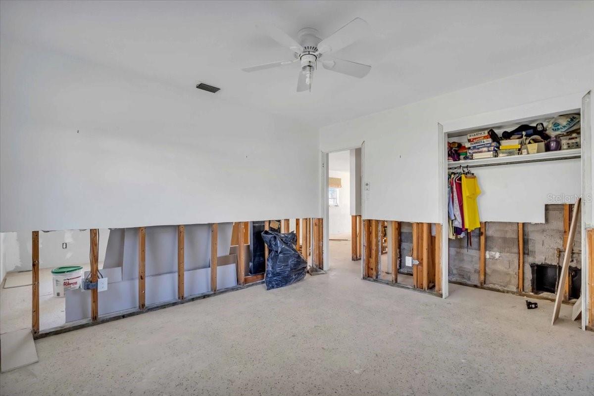 Image 9 of 28 For 11435 2nd Street E