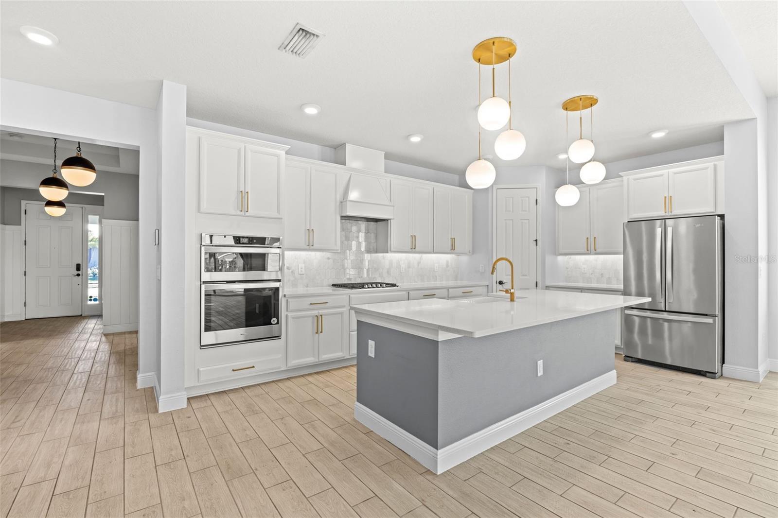 Image 10 of 74 For 6232 Sea Air Drive