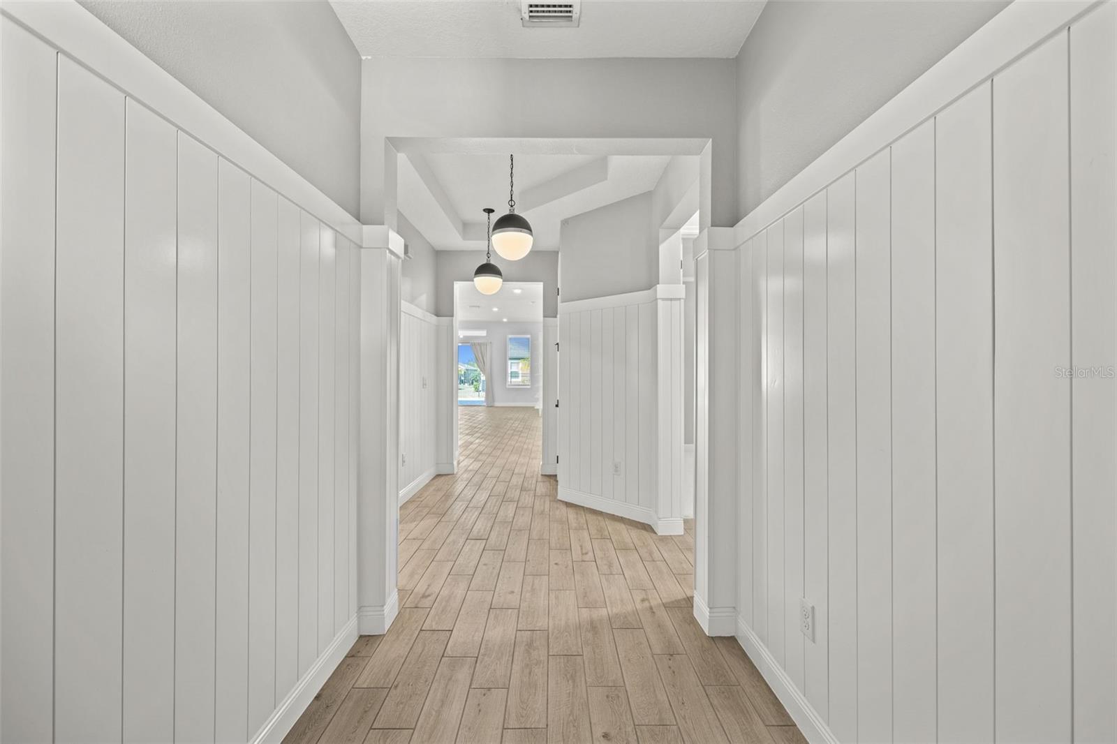 Image 7 of 74 For 6232 Sea Air Drive
