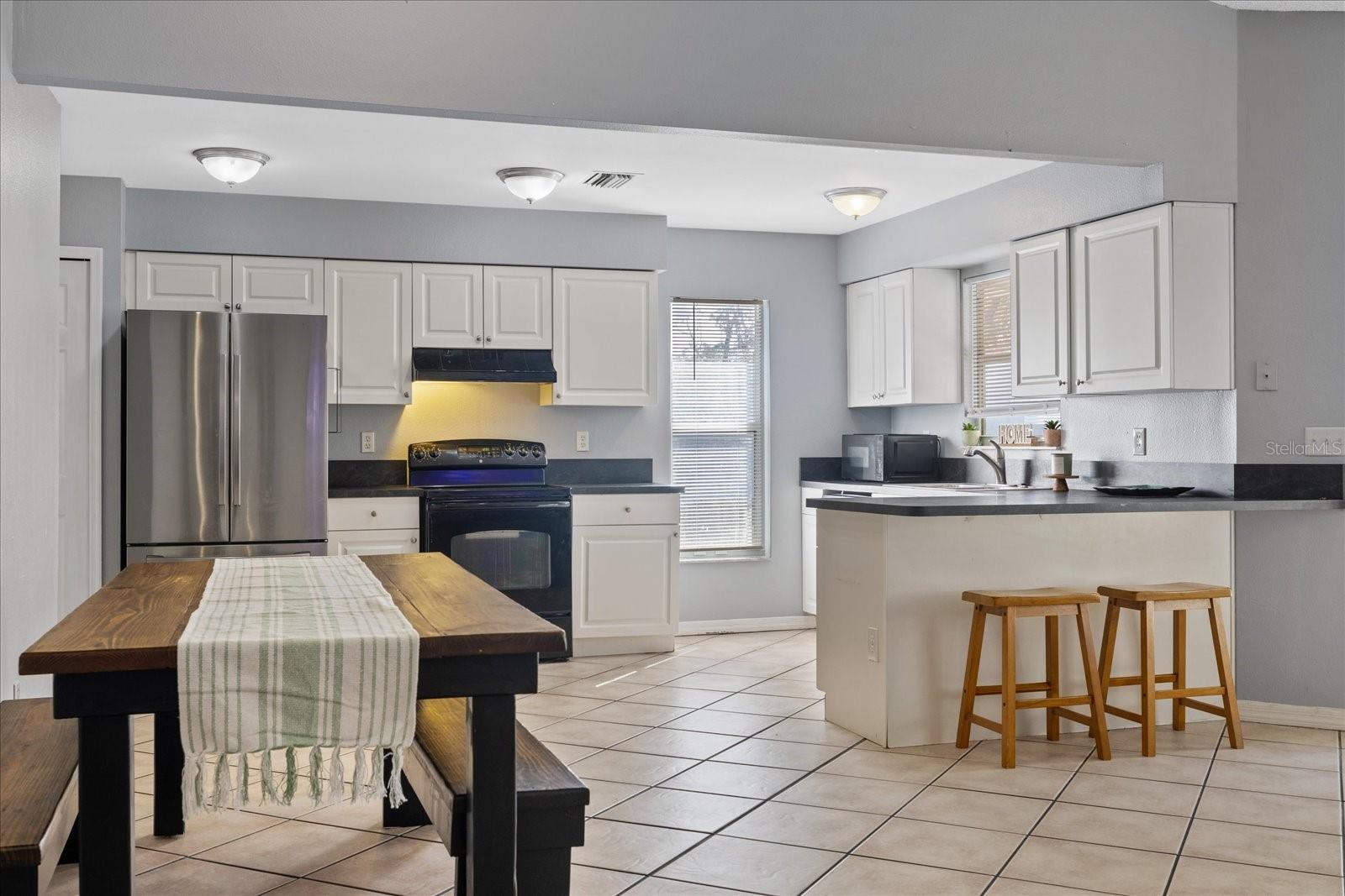 Listing photo id 6 for 12575 Maleo Rd