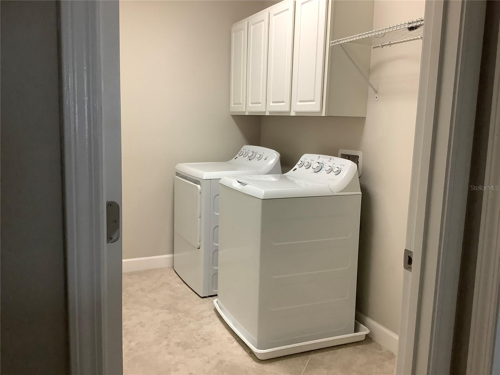 Listing photo id 25 for 2588 Bartolo Drive