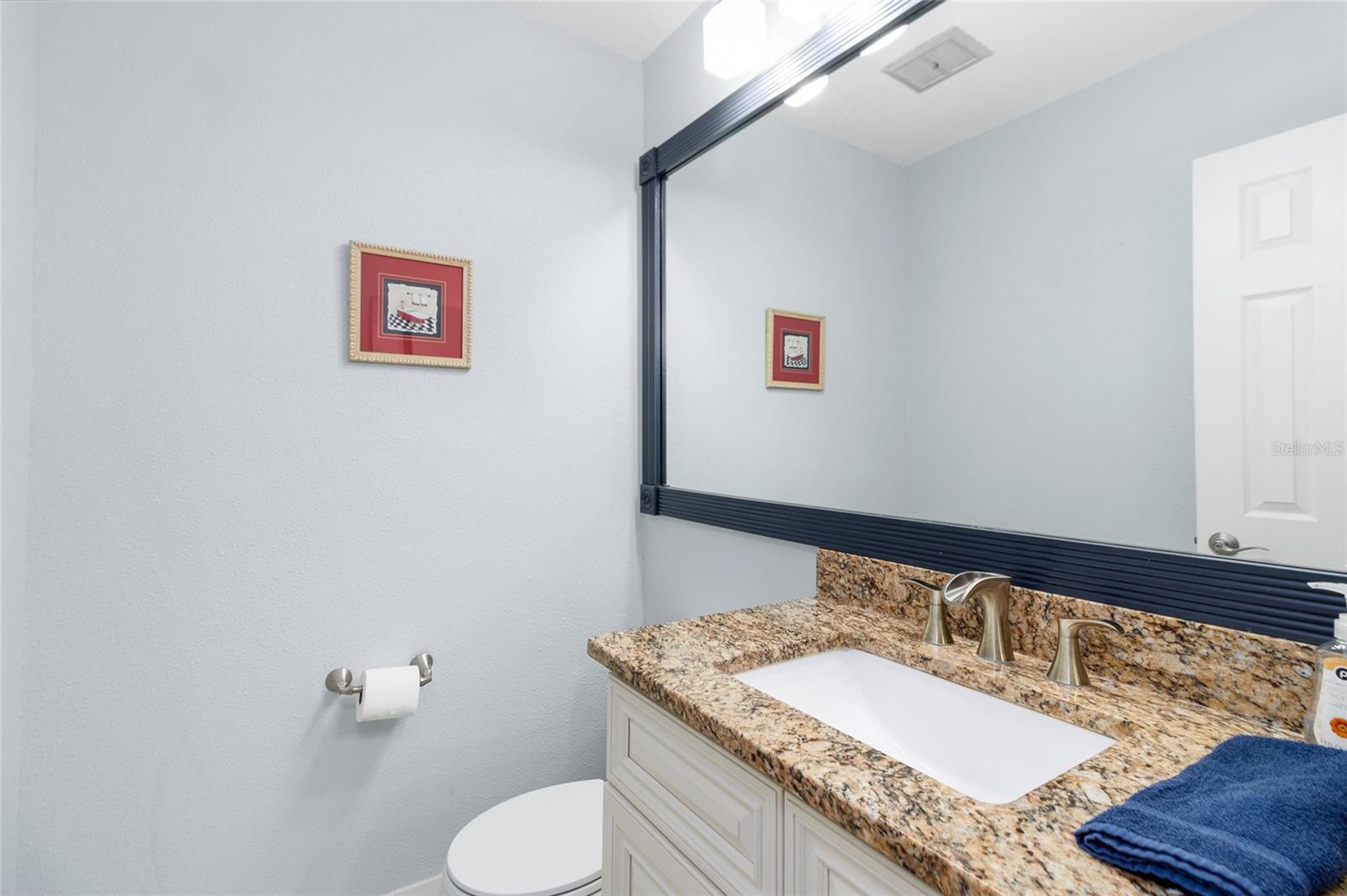 Listing photo id 12 for 13015 Whisper Bay Place