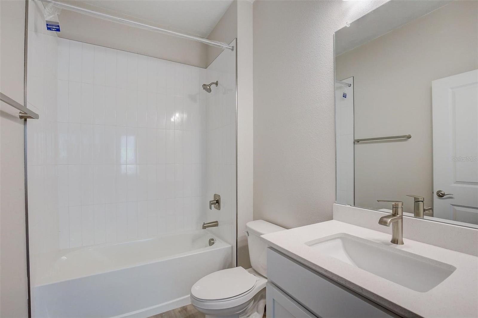 Listing photo id 26 for 1315 Himes Avenue 13