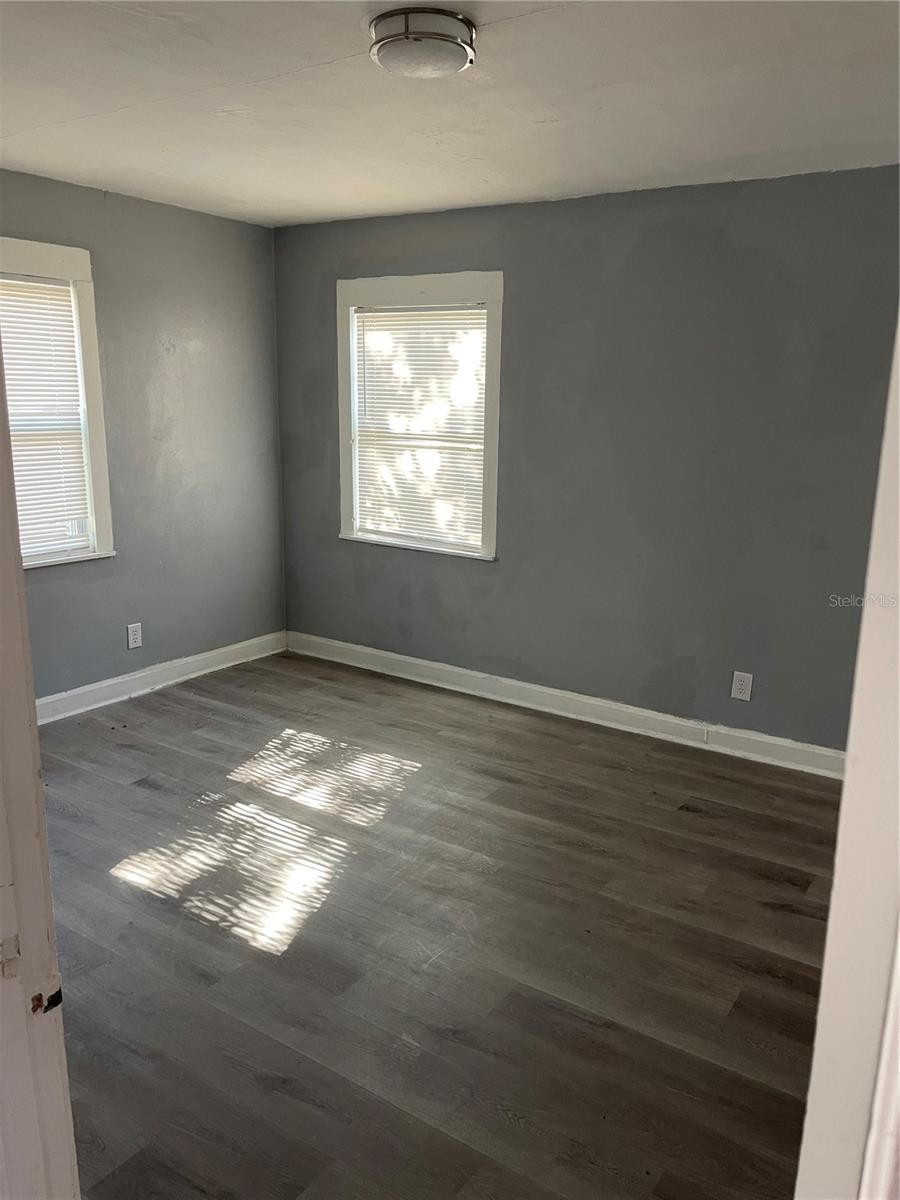 Image 8 of 14 For 1508 Tilley Avenue