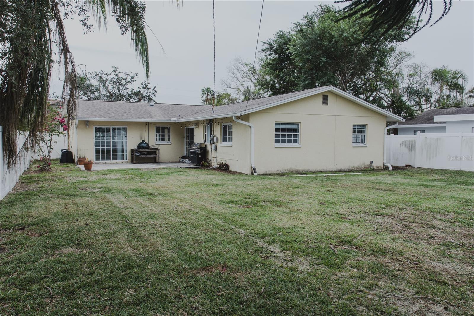 Listing photo id 20 for 6510 Bayou Grande Boulevard Ne