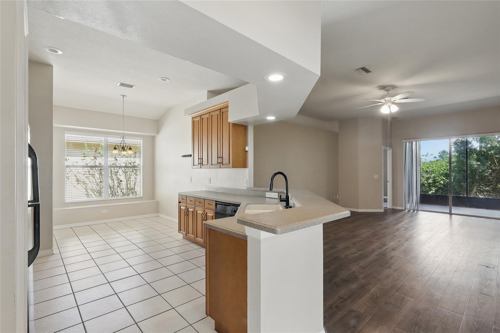 Image 22 of 36 For 11321 Flora Springs Drive