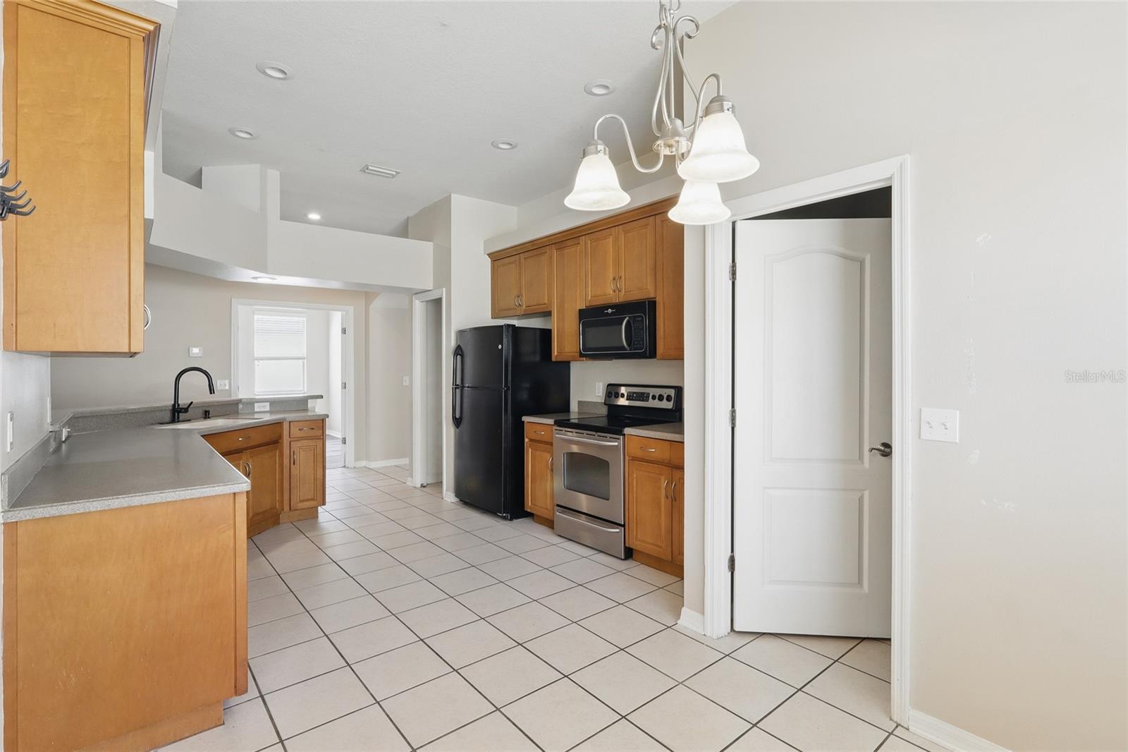 Image 23 of 36 For 11321 Flora Springs Drive