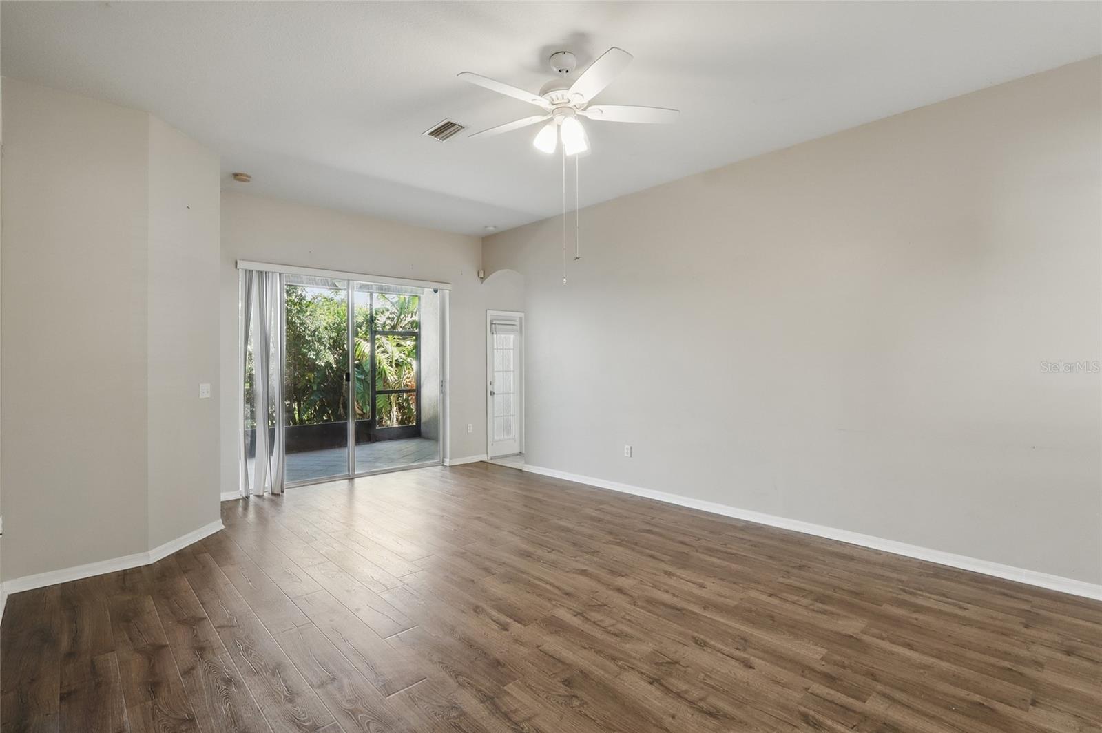 Image 25 of 36 For 11321 Flora Springs Drive
