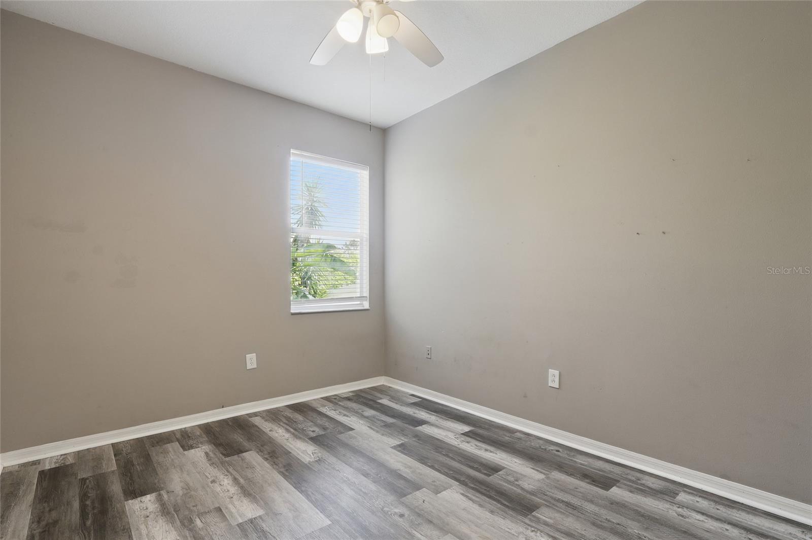 Image 27 of 36 For 11321 Flora Springs Drive
