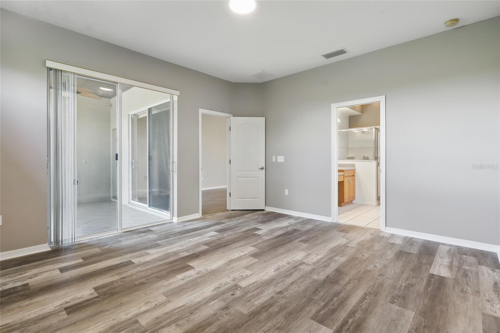 Image 5 of 36 For 11321 Flora Springs Drive